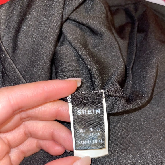 Black size medium romper - Picture 5 of 8